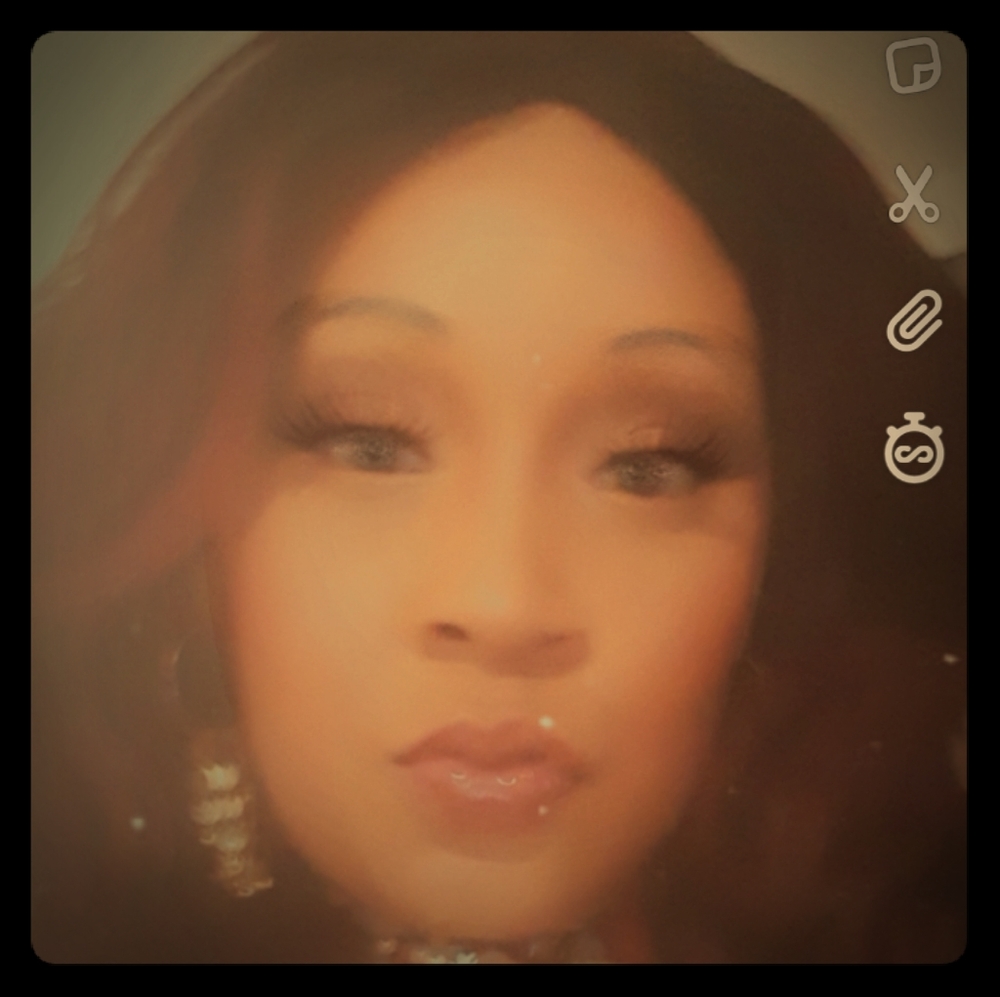 Meet your Posher, Crystal